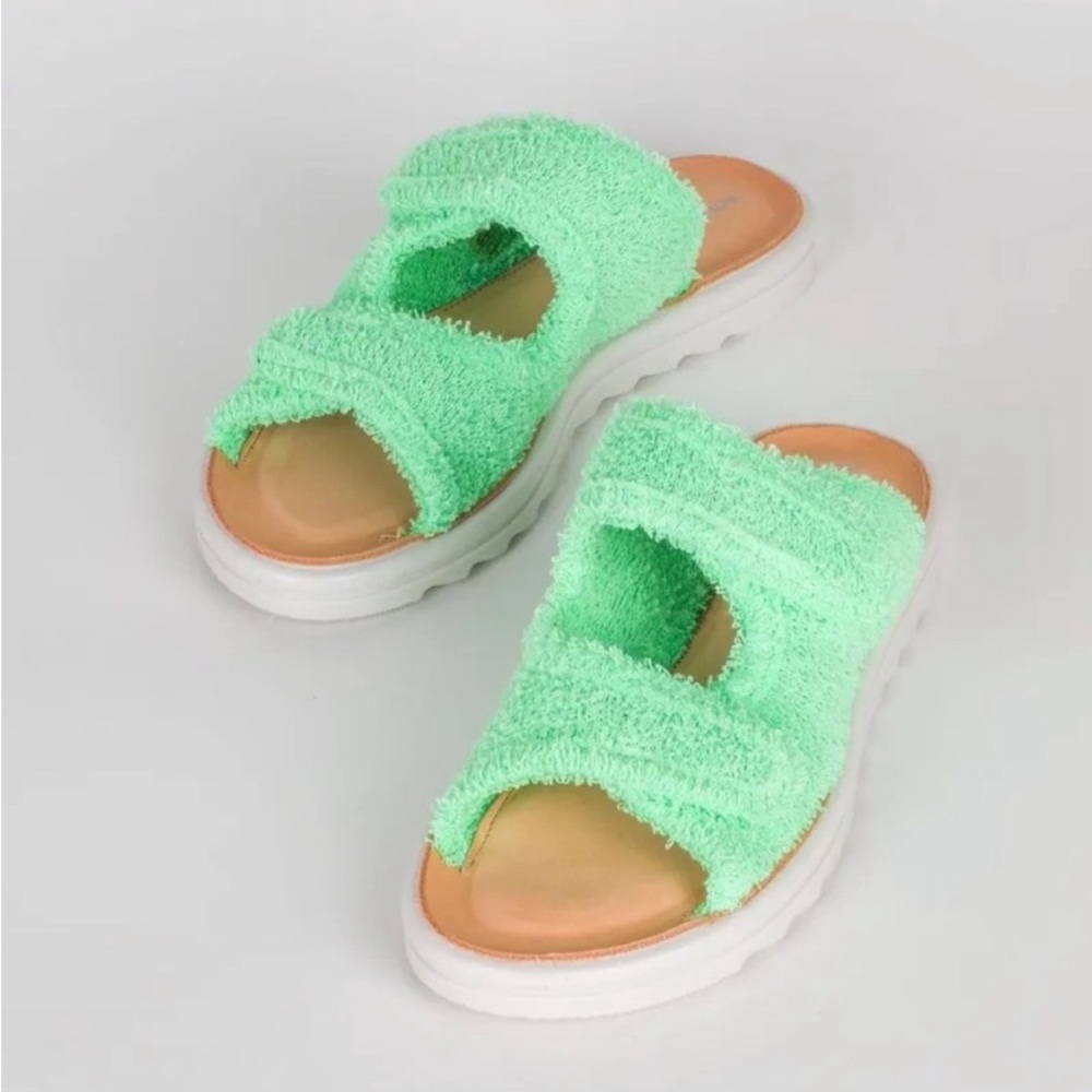 INTENTIONALLY BLANK BLINK Lime Green Terry Cloth Memory Foam Sandals NWOT 6.5-7